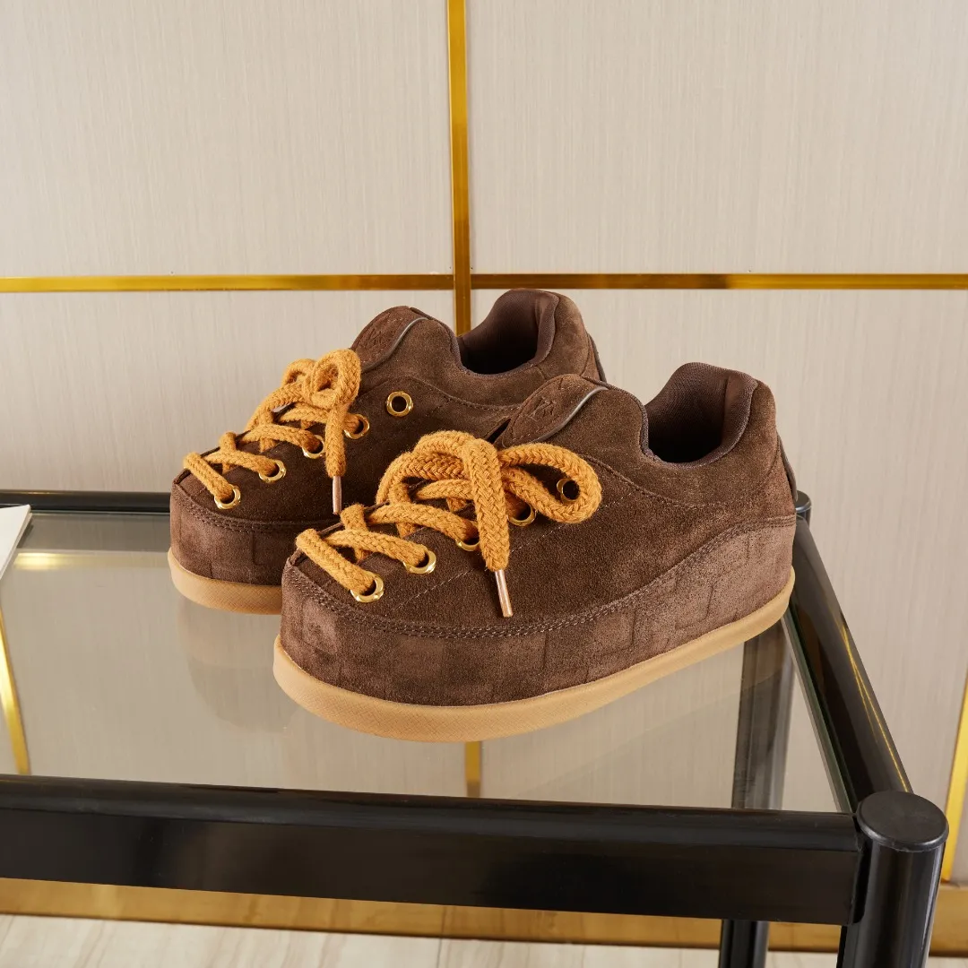 💰💰💰 660 hot style 🆕🆕🆕𝙇𝙑🔥New models are on the shelves🔥 Louis Vuitton 25ss, LV co-branded nigo YETI Fat Ding is ugly and cute, many Internet celebrities have put it on the show, a classic and versatile item. Fabric: imported high mercerized cowhide suede. Lining: High-grade elastic mesh, original molded outsole. Size: women's clothing, 35-41 (customized for women's 40 and 41), men's clothing 39-46 (customized for 45-46)
